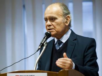 Ρωμανιάς: &quot;Οι δανειστές επιμένουν σε μείωση των συντάξεων&quot;