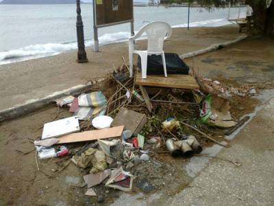 Εικόνες ντροπής στη Φοινικούντα