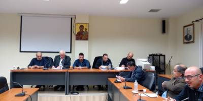 Τριφυλία: Μπέρδεμα με το μέγεθος του... βράχου