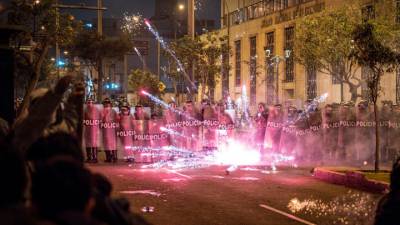 Περού: Τουλάχιστον 75 τραυματίες σε επεισόδια κατά τη διάρκεια διαδήλωσης στη Λίμα μετά την ανάδειξη νέας κυβέρνησης