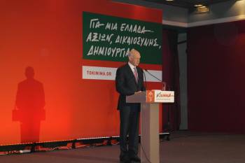 Παπανδρέου από Τρίπολη: &quot;Είμαστε κίνημα πρωταγωνιστικό, προοδευτικό και όχι πατερίτσα της δεξιάς&quot;