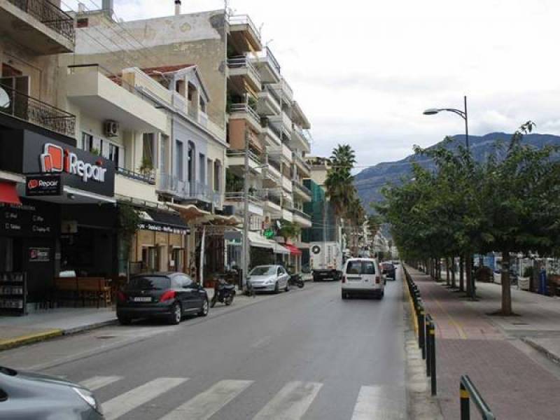 Κλείνει η Ναυαρίνου για την ανάπλαση, μεταξύ Φαρών - Ακρίτα τουλάχιστον για 6 μήνες