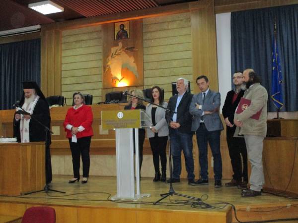 Τατούλης καλεί Τσίπρα για τα δασικά