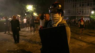 Σερβία: Χιλιάδες διαδηλωτές απαιτούν πρόωρες εκλογές