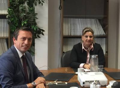 Μπούζα κατά Αλειφέρη και Μαντά για τη σχολή στα Φιλιατρά