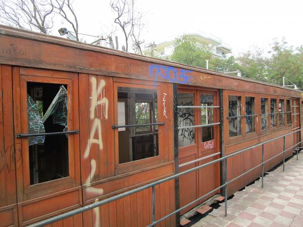 Νέοι βανδαλισμοί στα βαγόνια του Πάρκου Σιδηροδρόμων Καλαμάτας