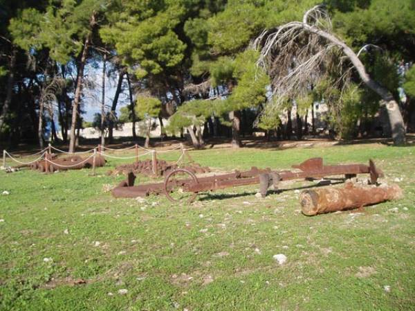 Μεταφέρθηκε στο Νιόκαστρο το κανόνι, που βρέθηκε στην Πύλο (βίντεο)