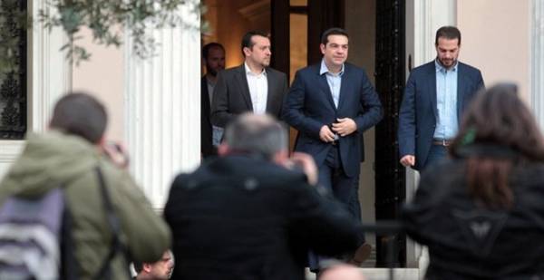 Στρατούλης: Ούτε ένα βήμα πίσω - Δρίτσας: Τέλος στην ιδιωτικοποίηση του ΟΛΠ