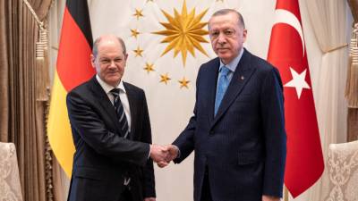 Συνάντηση Ερντογάν - Σολτς στην Κωνσταντινούπολη