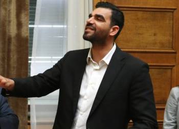 Ο Κωνσταντινέας καταγγέλλει το Βγενή για &quot;προσπάθεια εξοστρακισμού αξιωματικού του Λιμενικού&quot;