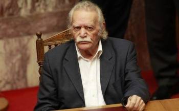 Γλέζος: Αν επικρατήσει το «ναι» πρέπει να παραιτηθεί η κυβέρνηση και να προκηρυχθούν εκλογές