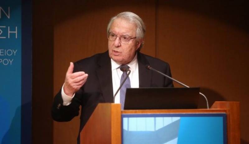 Bullying στο Αρσάκειο: "Είπαν στα παιδιά ότι ήταν παιχνίδι μεταξύ μαθητών" - Αιχμές από μητέρα κατά Μπαμπινιώτη