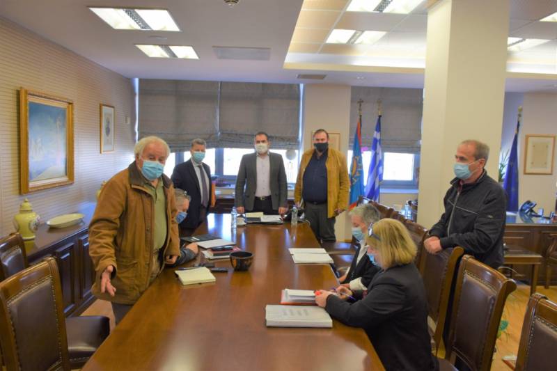 Σύσκεψη για μεταφορά νερού στη Μάνη