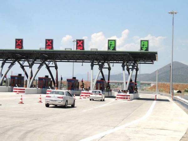 Τροχαίο με 3 τραυματίες στον αυτοκινητόδρομο στα διόδια Αρφαρών