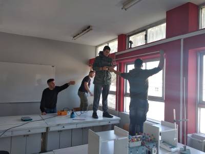 Μαθητές του Λυκείου Θουρίας περιποιήθηκαν το σχολείο τους (Φωτογραφίες)