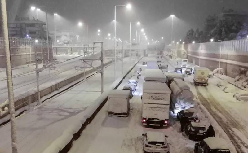 Κακοκαιρία Ελπίς: Αποζημίωση 2.000 ευρώ για κάθε εγκλωβισμένο αυτοκίνητο θα καταβάλει η Αττική Οδός (Βίντεο)