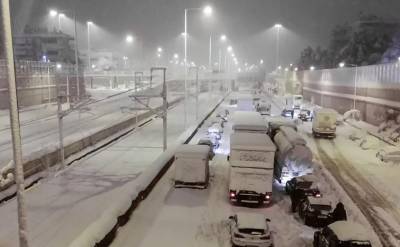 Κακοκαιρία Ελπίς: Αποζημίωση 2.000 ευρώ για κάθε εγκλωβισμένο αυτοκίνητο θα καταβάλει η Αττική Οδός (Βίντεο)