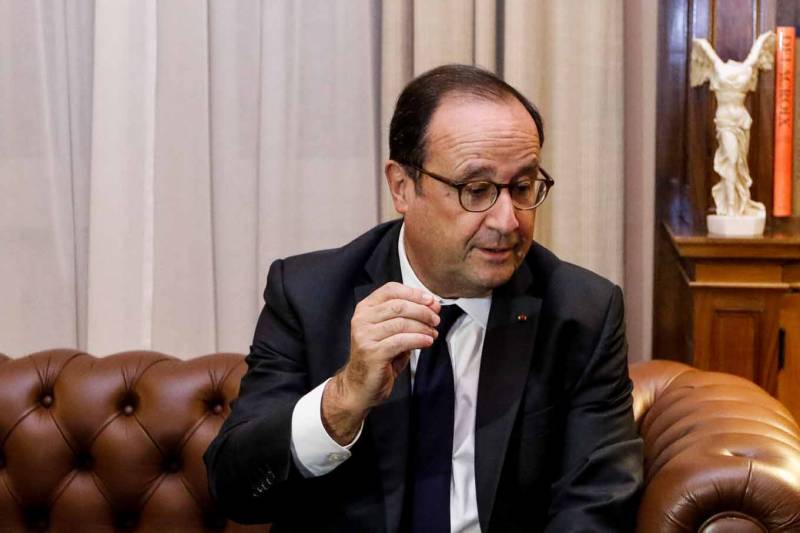 Ολάντ: &quot;Δεν χρειάζονται άλλα μέτρα λιτότητας στην Ελλάδα&quot;