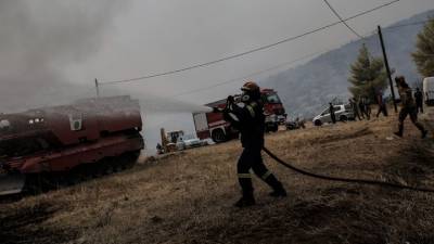 Αναζωπυρώσεις σε Έβρο και Πάρνηθα - Μήνυμα του 112 στους κατοίκους σε Δαδιά και Σουφλί