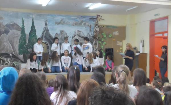 Γιορτή στο 24ο Δημοτικό Καλαμάτας για την 28η Οκτωβρίου