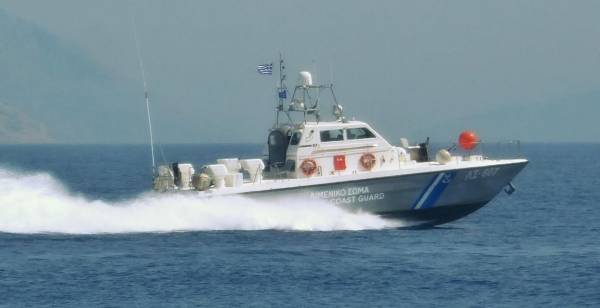 Ρυμούλκηση αλιευτικού στo Λυχνάρι Κορινθίας λόγω μηχανικής βλάβης