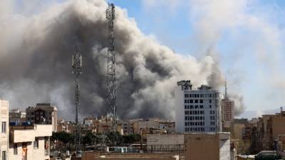 Μαζικοί βομβαρδισμοί των ΗΠΑ και του Ισραήλ στο Ιράν, ο πόλεμος εξαπλώνεται στον Λίβανο