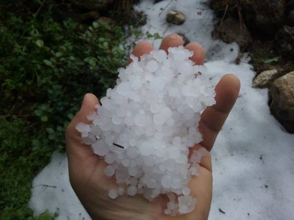 Χαλάζι σαν... χιόνι και καταστροφές στην Τριφυλία (φωτογραφίες)