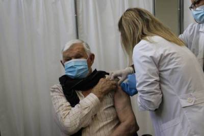 Διπλασιάζονται οι εμβολιαστικές γραμμές - Στόχος οι 940 εμβολιασμοί την ημέρα στη Μεσσηνία (βίντεο)