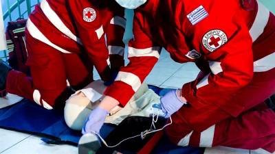 ΕΕΣ: Εθελόντρια έσωσε 26χρονη που υπέστη καρδιακή ανακοπή σε κατασκήνωση στον Ταΰγετο