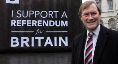 Βρετανία: Νεκρός ο βουλευτής που δέχθηκε επίθεση με μαχαίρι (βίντεο)