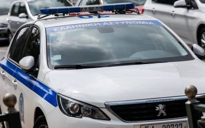 Πύργος: Γυναίκα επιτέθηκε σε ιδιοκτήτρια καταστήματος και αστυνομικό