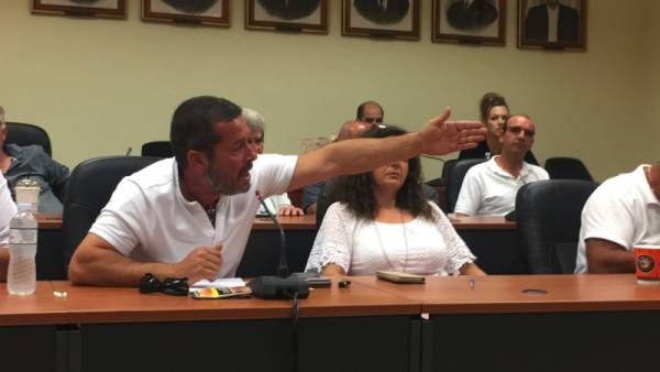 Ένταση, μηνύσεις και έκτακτη ανάγκη: Σε κλοιό σκουπιδιών παραμένει η Τριφυλία