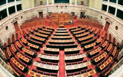 Θεσμική ανανέωση σε κόμματα και πρόσωπα