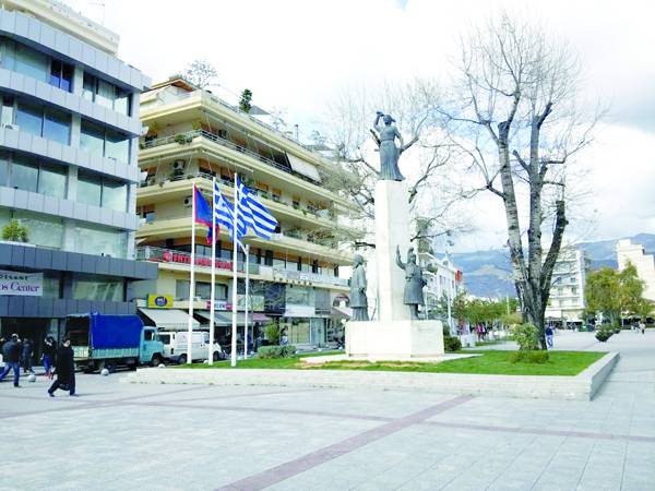 Ο Νίκας ψαρεύει ψήφους στα θολά του εθνικολαϊκισμού