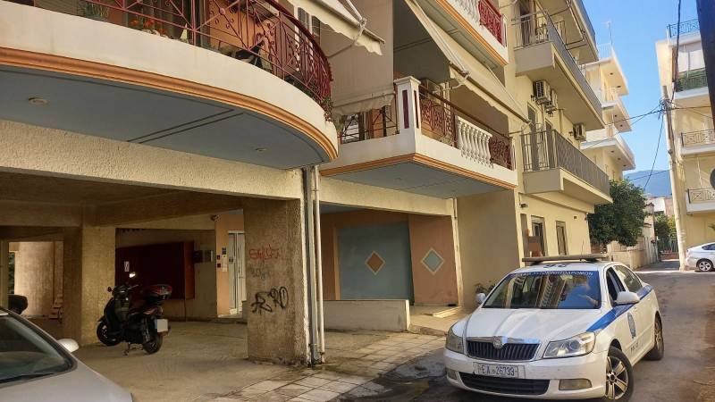 Πτώμα γυναικάς σε ταράτσα πολυκατοικίας στην Καλαμάτα: Σε πρώτο πλάνο η εγκληματική ενέργεια