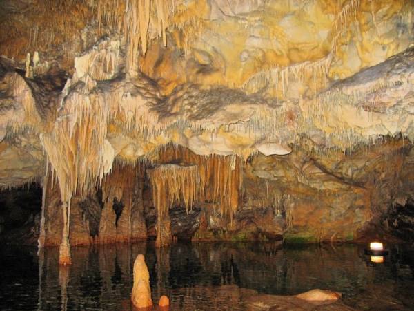 Ερώτηση Αραχωβίτη για τα σπήλαια Διρού