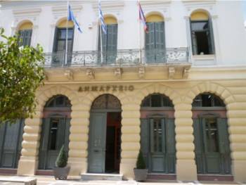 Αντωνόπουλος κατά Ηλιόπουλου για τη &quot;Φάρις&quot;