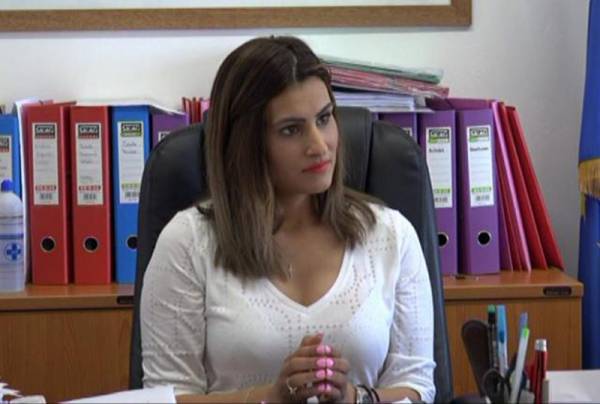 Η έπαρχος της Σαντορίνης κατά Μεσσηνίας αστυνομικού