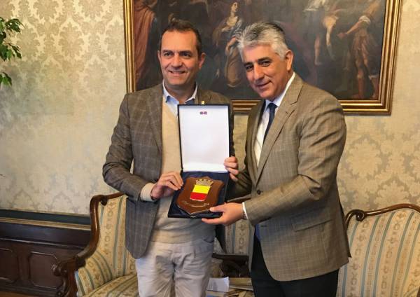 Συνάντηση Καφαντάρη με το δήμαρχο Νάπολης