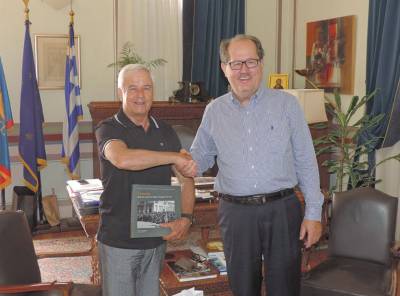 Ευχαριστίες Νίκα σε Καρέλια και Μαντζή