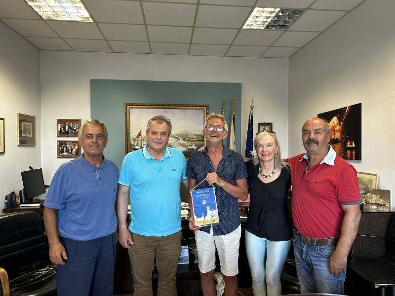 Επίσκεψη Ιταλού συγγραφέα στο δημαρχείο Πύλου - Νέστορος