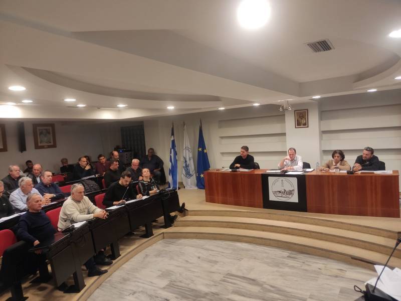 Δημοτικό Συμβούλιο Μεσσήνης: Ανεξαρτητοποιήθηκαν Κατσούλης και Γρουσουζάκος