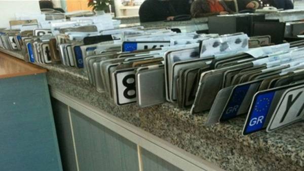 Επιστρέφονται πινακίδες και άδειες κυκλοφορίας