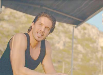 Ο Νίκος Οικονομόπουλος κορυφή του City FM 103.8