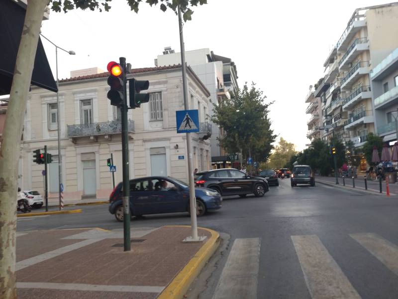 Περνούν με κόκκινο...