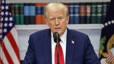 Ο Ντ. Τραμπ ξαναρχίζει και κλιμακώνει τον εμπορικό πόλεμό του με την Κίνα