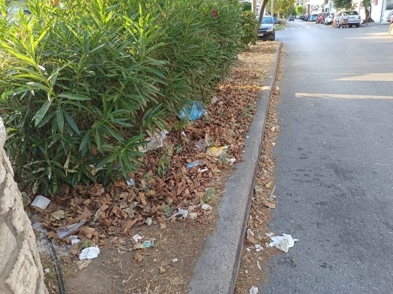 Θυμίζει σκουπιδότοπο...