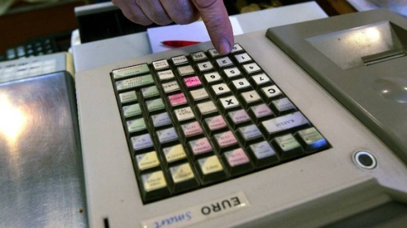 Στις ταμειακές του κλάδου εστίασης η Εφορία από την 1η Αυγούστου