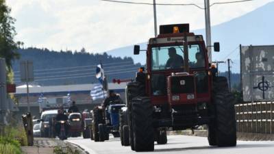 Aγρότες: Κλιμακώνονται οι κινητοποιήσεις στα μπλόκα