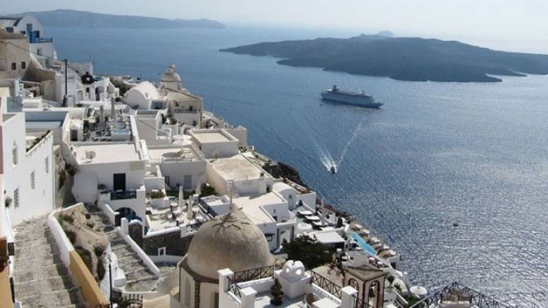 Ξεκινούν τη Δευτέρα οι αιτήσεις για 300.000 επιταγές κοινωνικού τουρισμού της ΔΥΠΑ